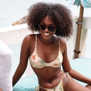 Kenny flowers watercolors underwire bikini top